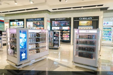 Duty free kozmetik mağazası