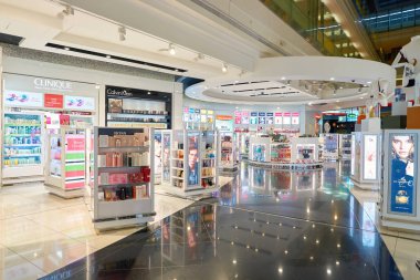 Duty free kozmetik mağazası