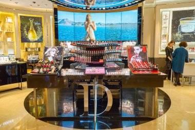 Christian Dior kozmetik gösteri-case   