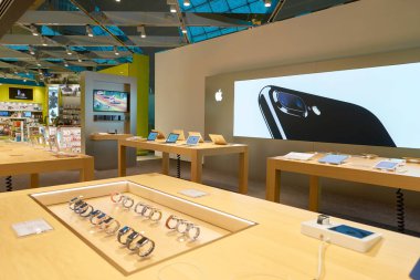 elektronik mağazasından Havaalanı'nda 