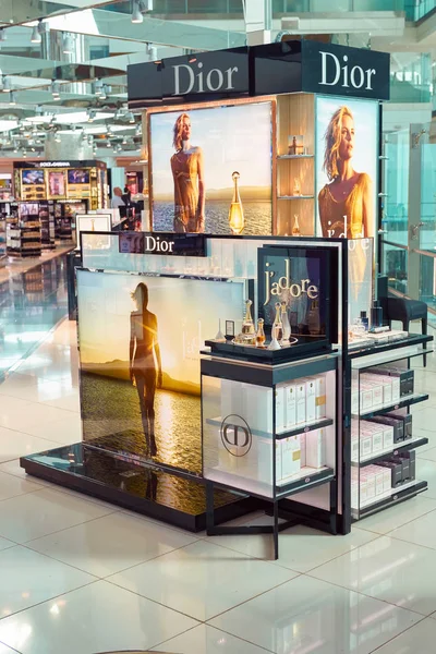 Toko kosmetik di Bandara Dubai — Stok Foto