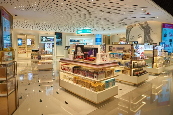 Cosmetics store interior — Stock Photo, Image