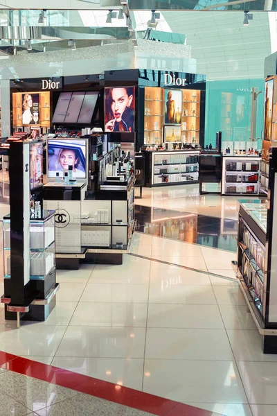 Tienda de cosméticos en Dubai Aeropuerto — Foto de Stock