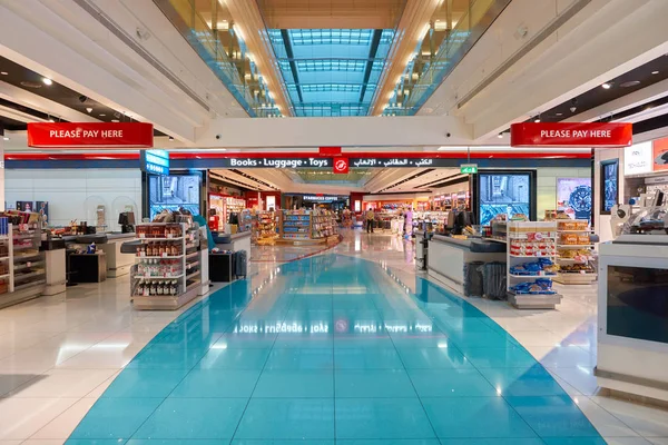 Interieur van duty free shop — Stockfoto