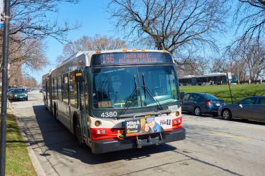 Şikago'daki modern otobüs