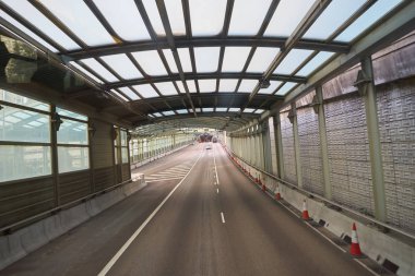 Hong Kong gündüz adlı