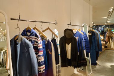 İlk store Hong Kong