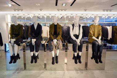 H ve M store içinde Hong Kong