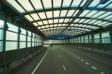 Hong Kong gündüz adlı