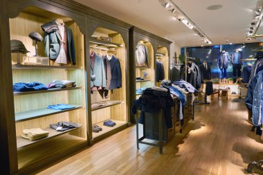 İlk store Hong Kong