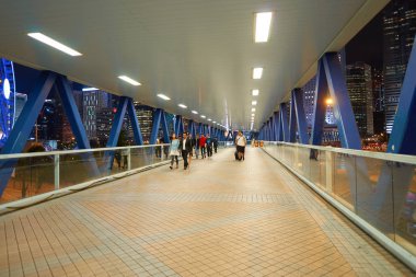 Hong Kong gece adlı