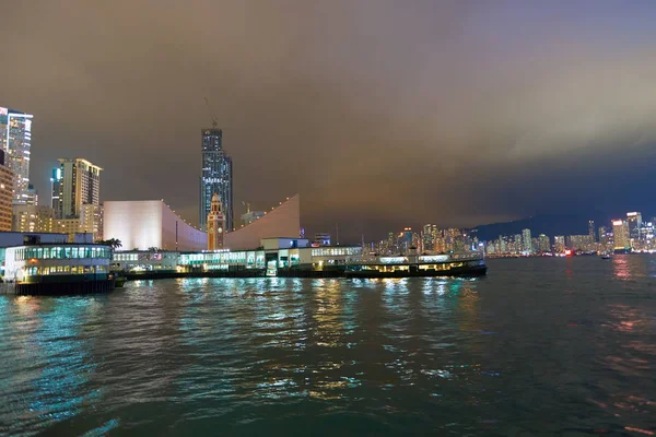 Hongkong op de nacht — Stockfoto