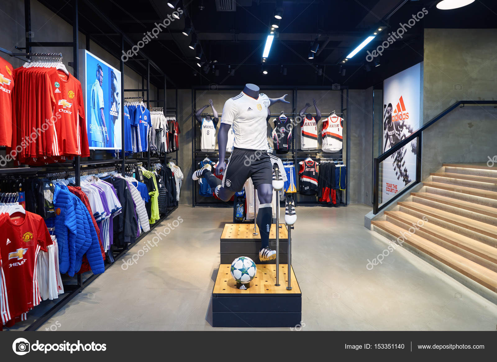 outlet adidas mais proxima