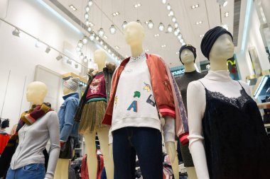 H ve M store içinde Hong Kong