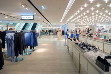 H ve M store içinde Hong Kong