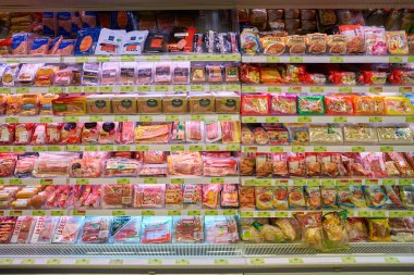  Tat süpermarket içinde