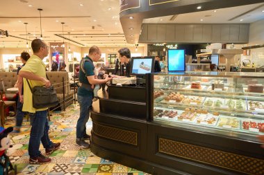 Yeni şehir Plaza b. kafede gnes