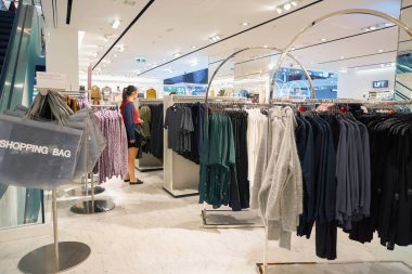 H ve M store içinde Hong Kong