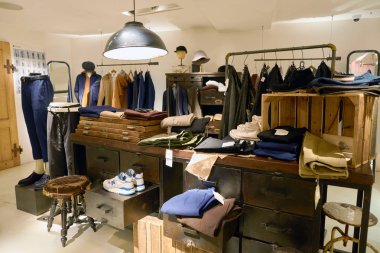 İlk store Hong Kong
