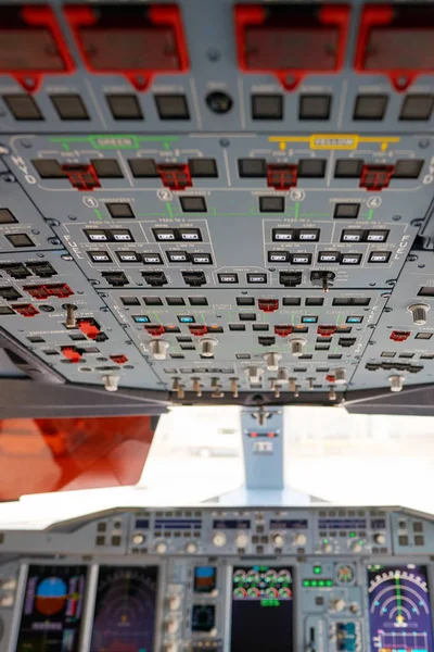 Cockpit da Emirates Airbus A380 — Fotografia de Stock