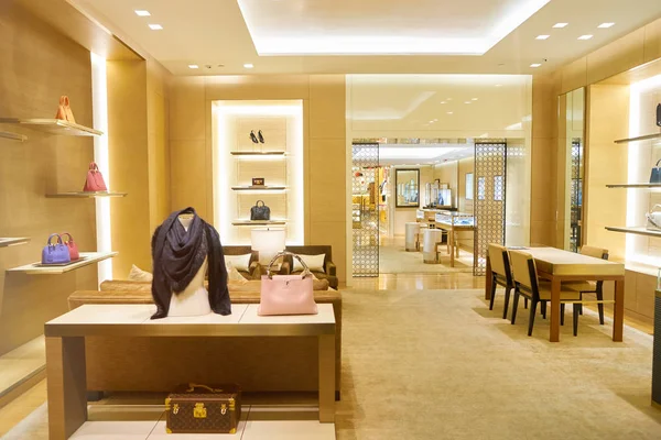Магазин Louis Vuitton — стоковое фото