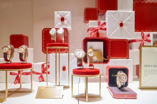 Vitrine dans un magasin Cartier — Photo