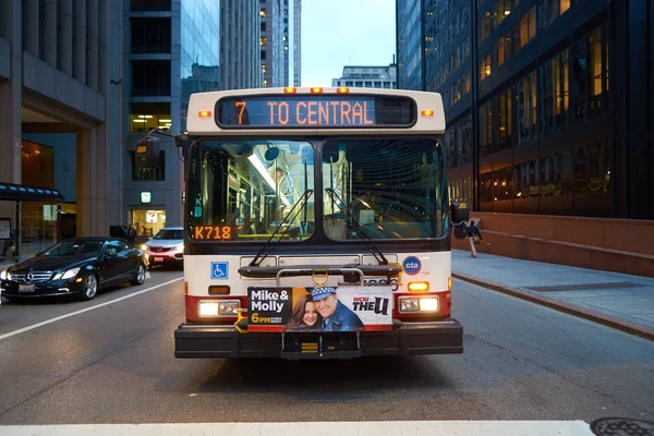 Moderní autobus v Chicagu — Stock fotografie