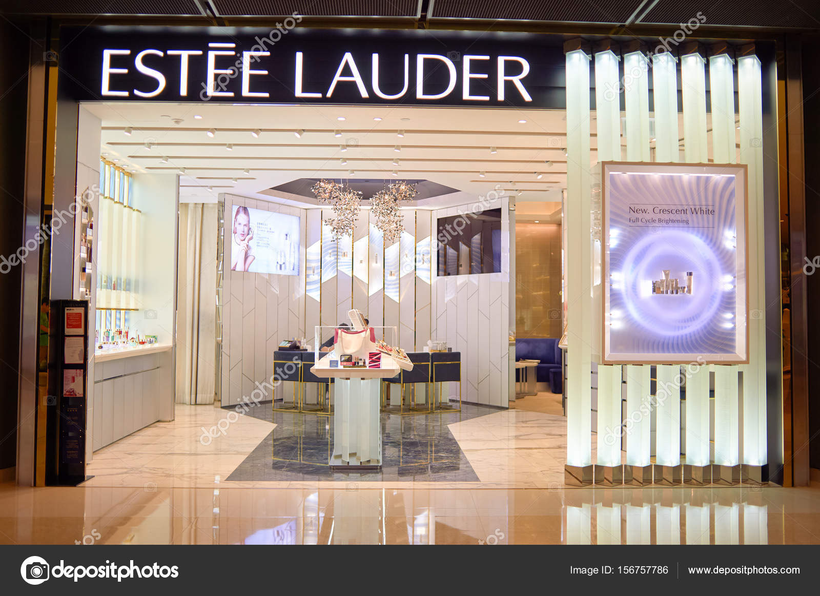 Estee Lauder store Stock Editorial Photo © teamtime 156757786