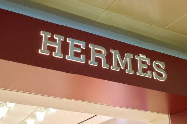 Singapur Changi Havaalanı'nda Hermes işareti.