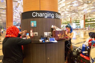 Şarj istasyonu Singapur Changi Havaalanı