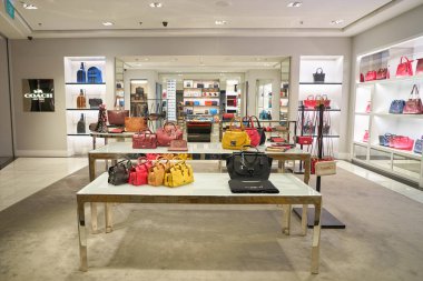  Singapur Changi Havaalanı'nda Koç mağaza