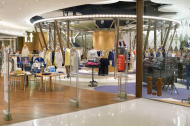 Bir alışveriş merkezinin içinde