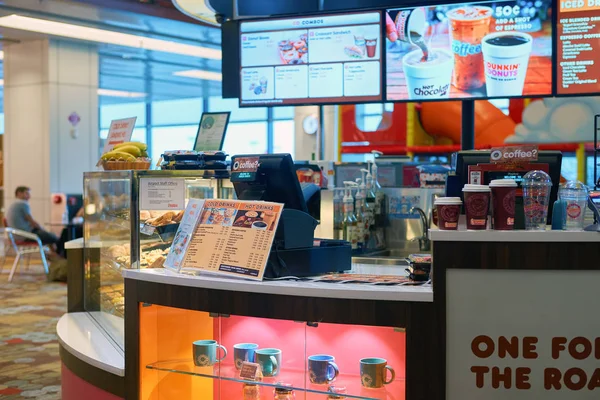 Dunkin Donuts no aeroporto de Singapura Changi — Fotografia de Stock