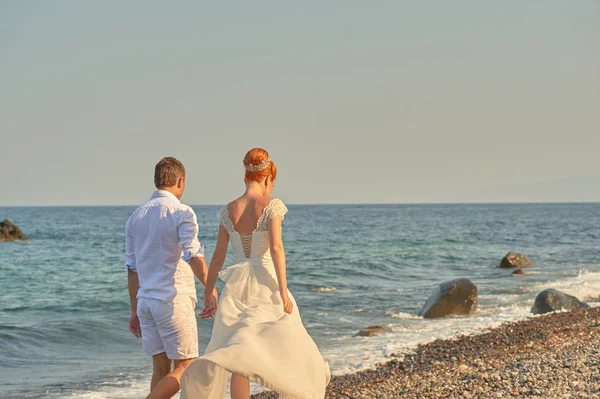 Jovem casal de casamento — Fotografia de Stock