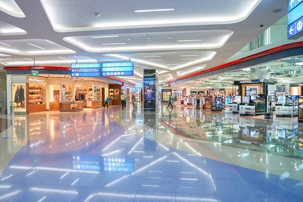 Internationale luchthaven van Dubai. — Stockfoto