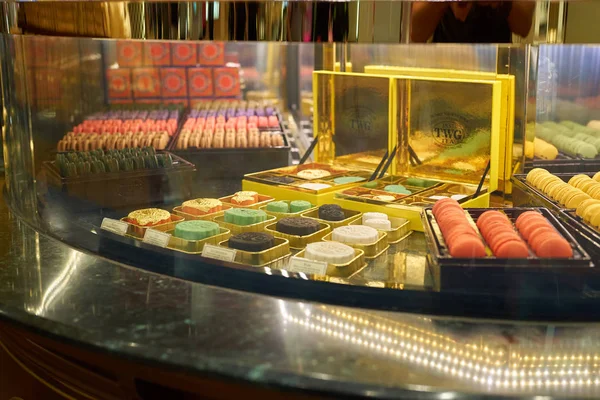 Snoep tentoongesteld in een winkel — Stockfoto