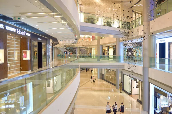 Hong Kong shopping mall interieur — Stockfoto