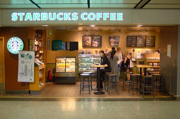 Belső Starbucks kávézó — Stock Fotó