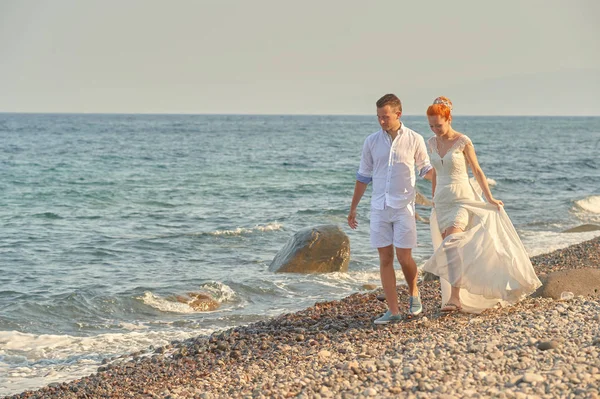 Jovem casal de casamento — Fotografia de Stock