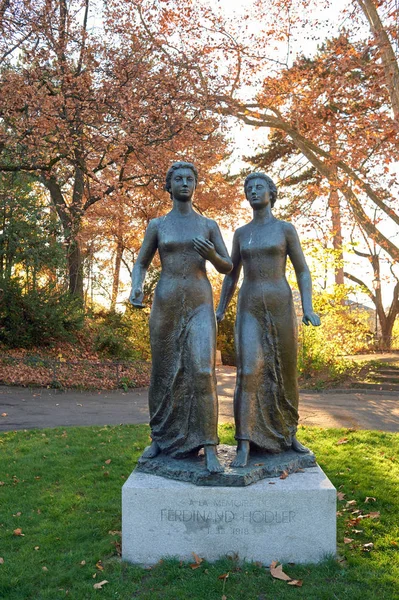 Estatua de dos mujeres en Ginebra —  Fotos de Stock