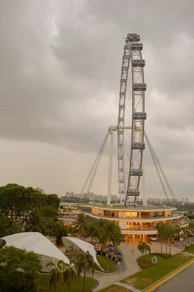 Singapore Flyer akşam — Stok fotoğraf