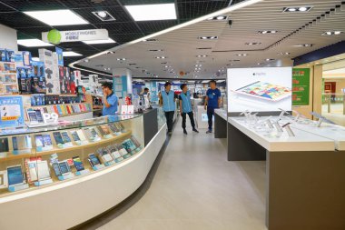 bir elektronik mağazasında alışveriş merkezi 