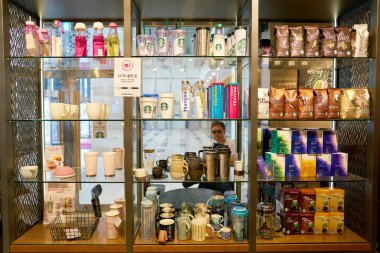 Starbucks Merkezi'nde sergilenen ürünler 