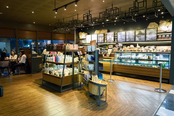 Innen Starbucks in seoul. — Stockfoto