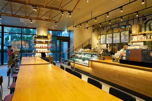 Dentro de Starbucks en Seúl — Foto de Stock