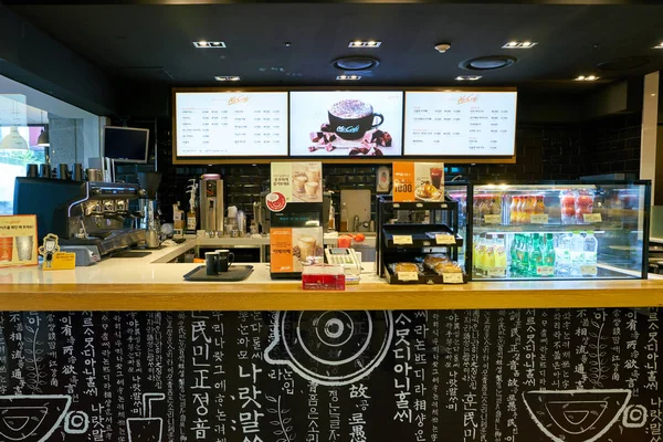 Inuti McCafé i Seoul — Stockfoto