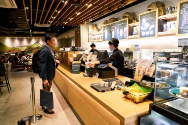 adam Starbucks Seul