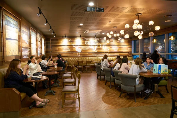 Dentro de Starbucks en Seúl . — Foto de Stock