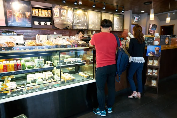 Vitrin Starbucks — Stok fotoğraf