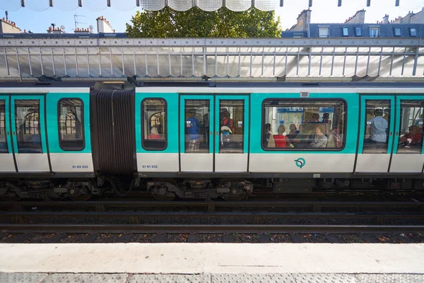 Párizs Szeptember 2014 Párizs Metropolitain Állomás Nappali Párizsi Metró Vagy — Stock Fotó